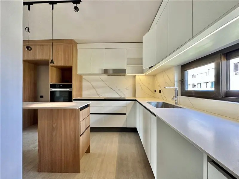 Arriendo Departamento Nor-Oriente 3D 4B 2E 1B Borde R&iacute;o - Casa Piedra - Vitacura
