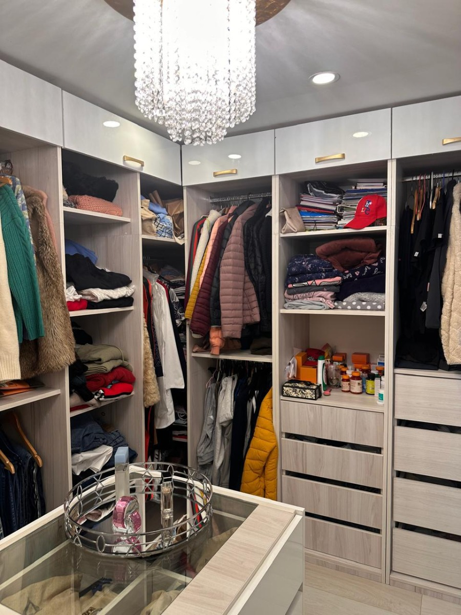 Arriendo Casa NO 4D en suite Walk-in cl&oacute;set 6B 3E 1B Los Dominicos - Las Condes