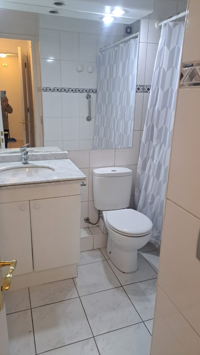 Arriendo Departamento 2D Barrio El Golf - Las Condes
