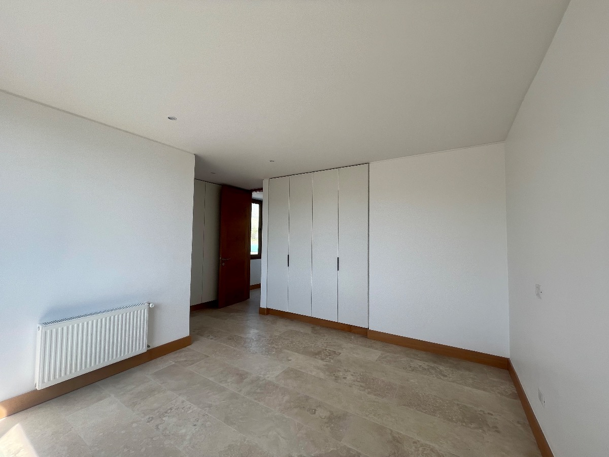 Venta Casa N 6D en suite Walk-in cl&oacute;set 5B 5E 2B Chicureo - Colina