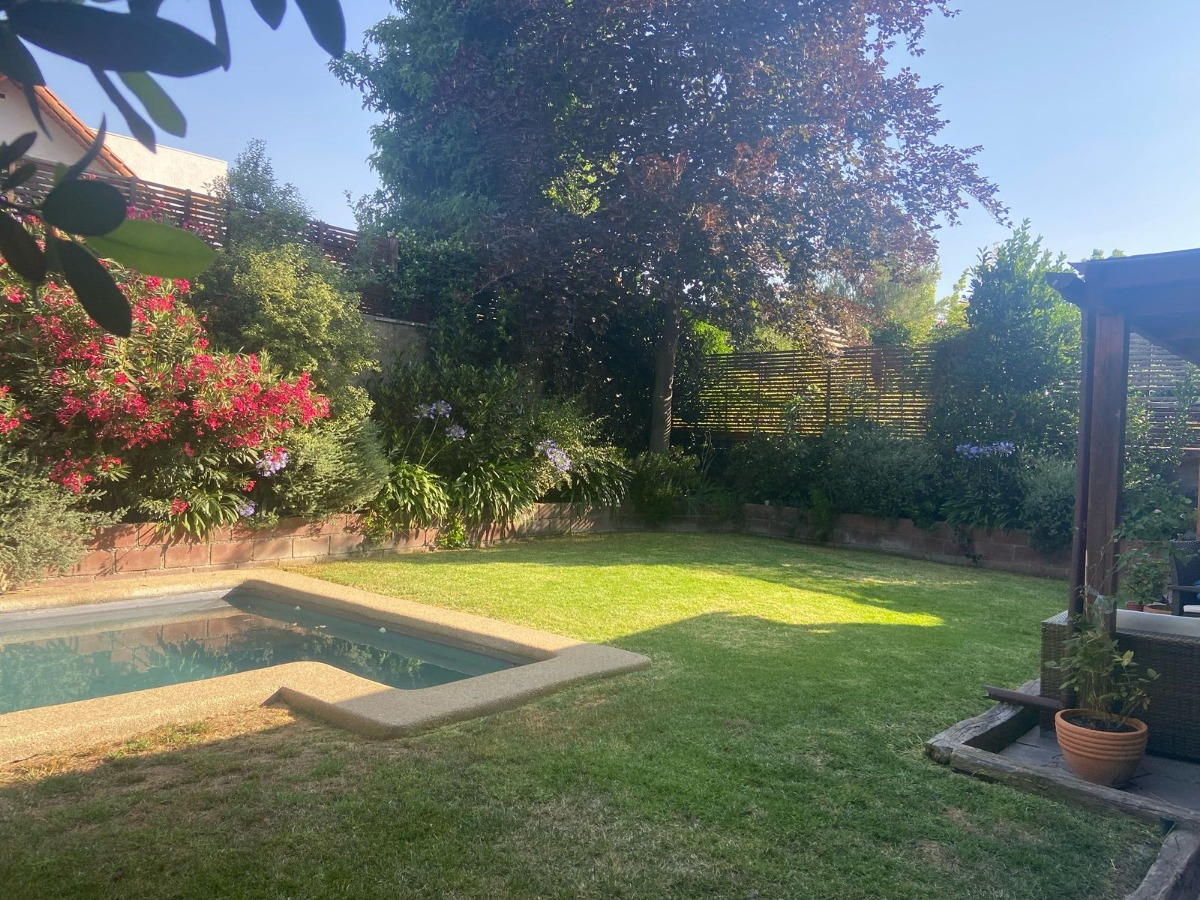 Venta Casa NP 5D en suite Walk-in cl&oacute;set 4B 2E 1B San Carlos de Apoquindo - Las Condes