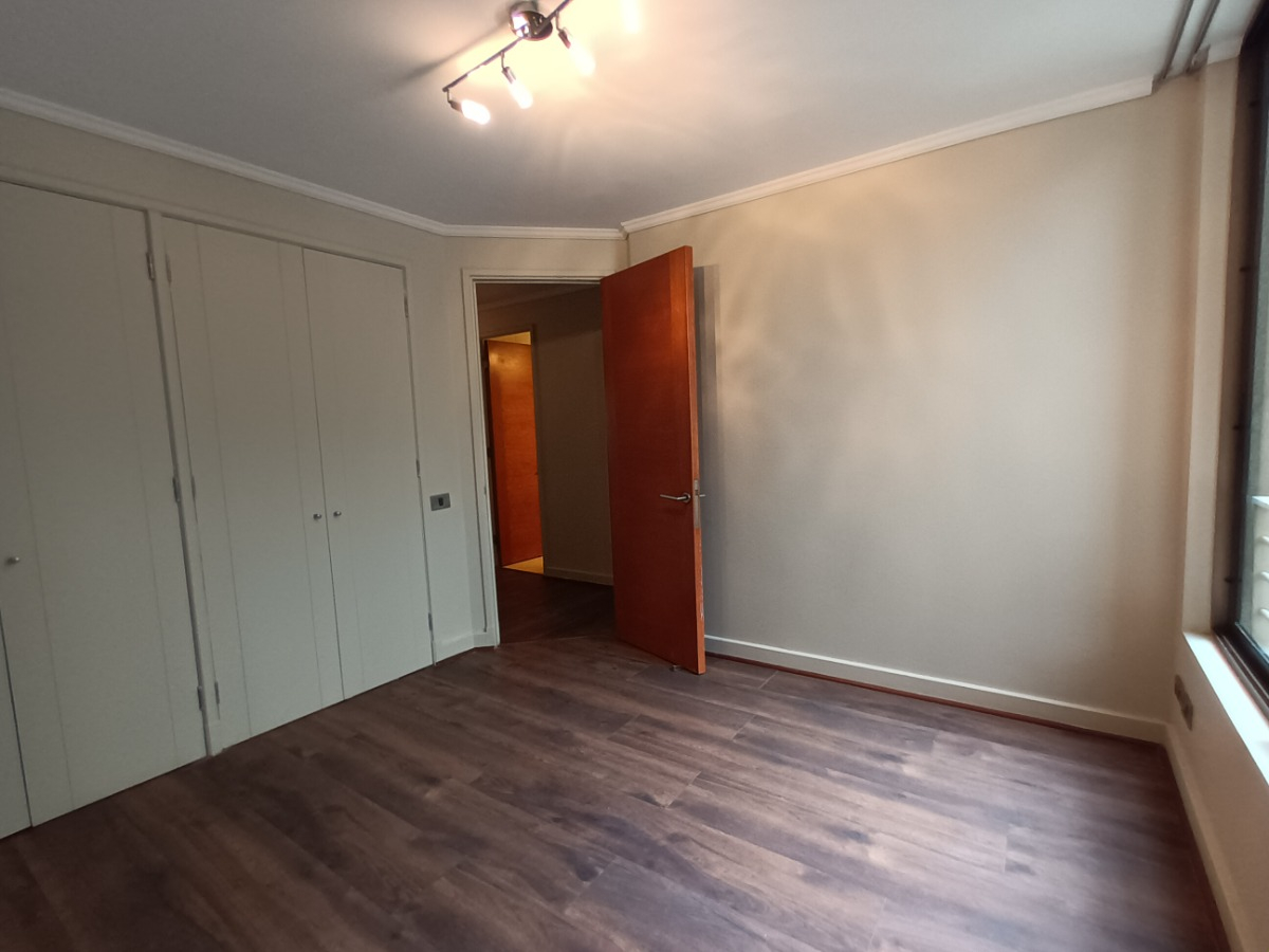 Arriendo Departamento NP 3D en suite Walk-in cl&oacute;set 2B 2E 1B Borde R&iacute;o - Casa Piedra - Vitacura