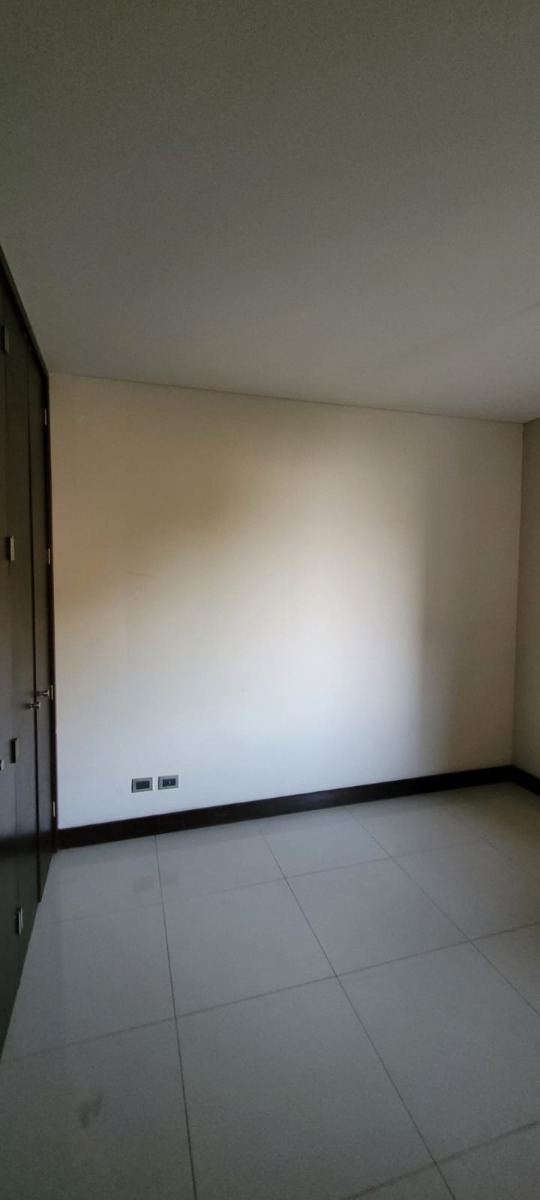 Arriendo Departamento P 5D en suite Walk-in cl&oacute;set 4B 3E 1B Lo Curro - Vitacura