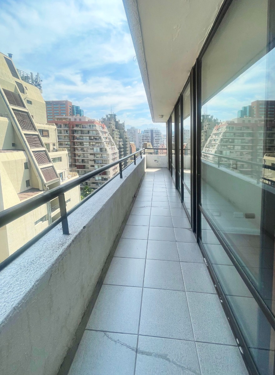 Arriendo Departamento 2D Metro Escuela Militar - Las Condes