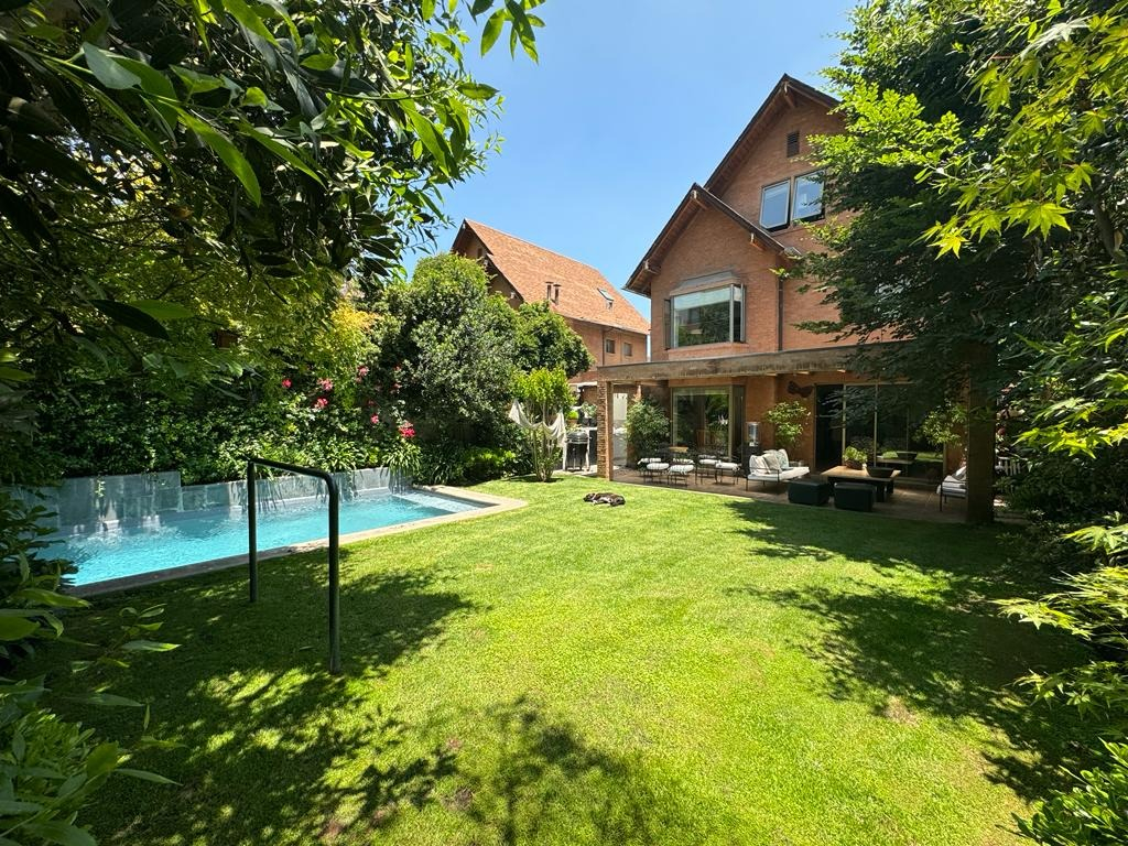 Venta Casa NO 4D en suite Walk-in cl&oacute;set 4B 2E 1B Los Trapenses - Lo Barnechea