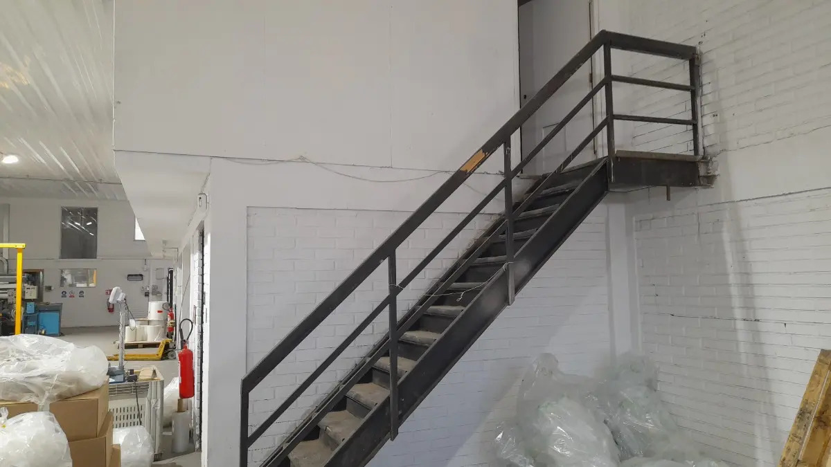 Bodega Industrial Metro Einstein