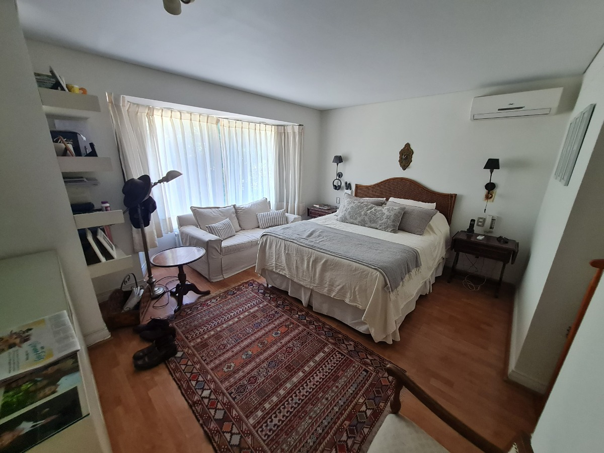 Venta Casa NP 5D 4B 2E Tabancura - Vitacura