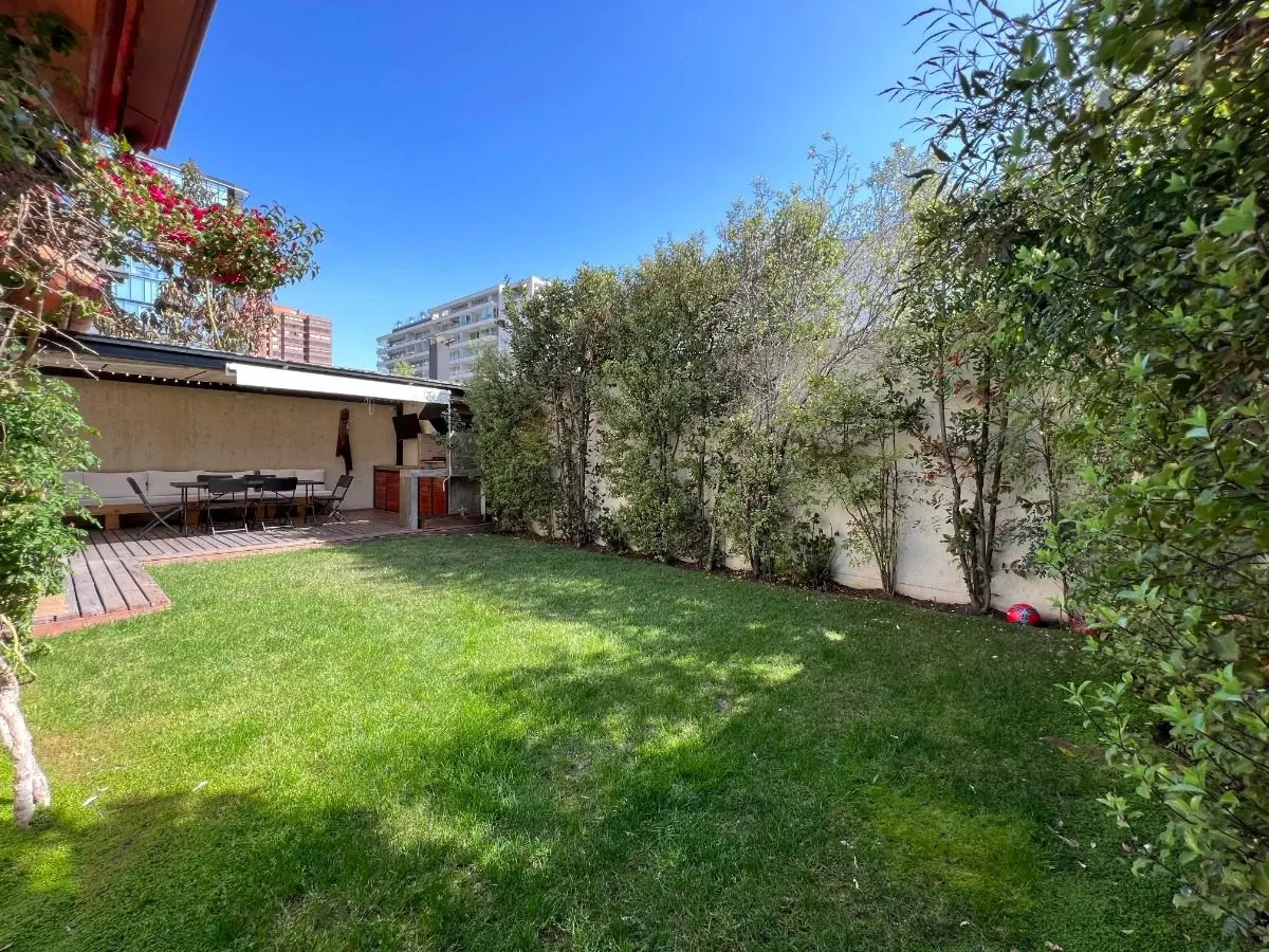 Venta Casa NO 4D en suite Walk-in cl&oacute;set 4B 2E 1B Villa El Dorado - Vitacura