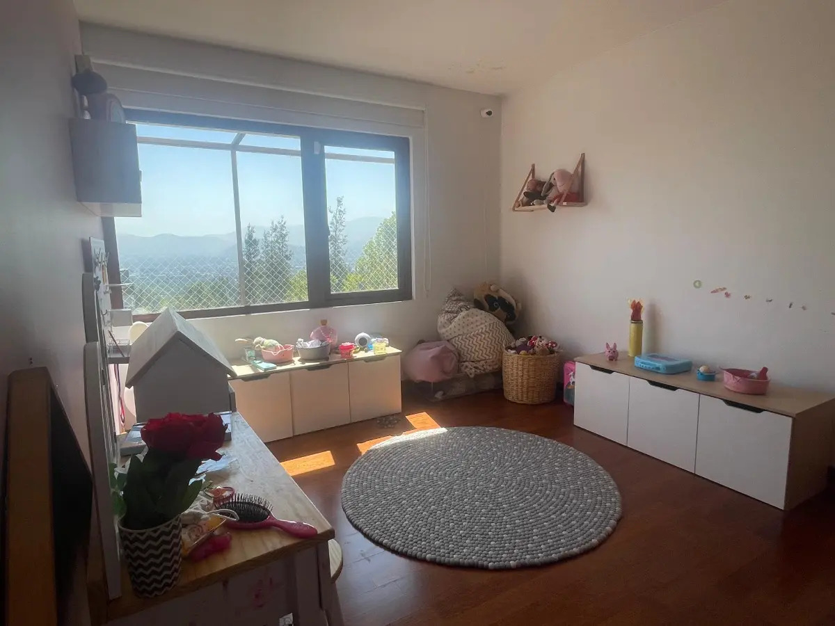 Arriendo Casa NP 4D Walk-in cl&oacute;set 4B 3E 1B San Carlos de Apoquindo - Las Condes