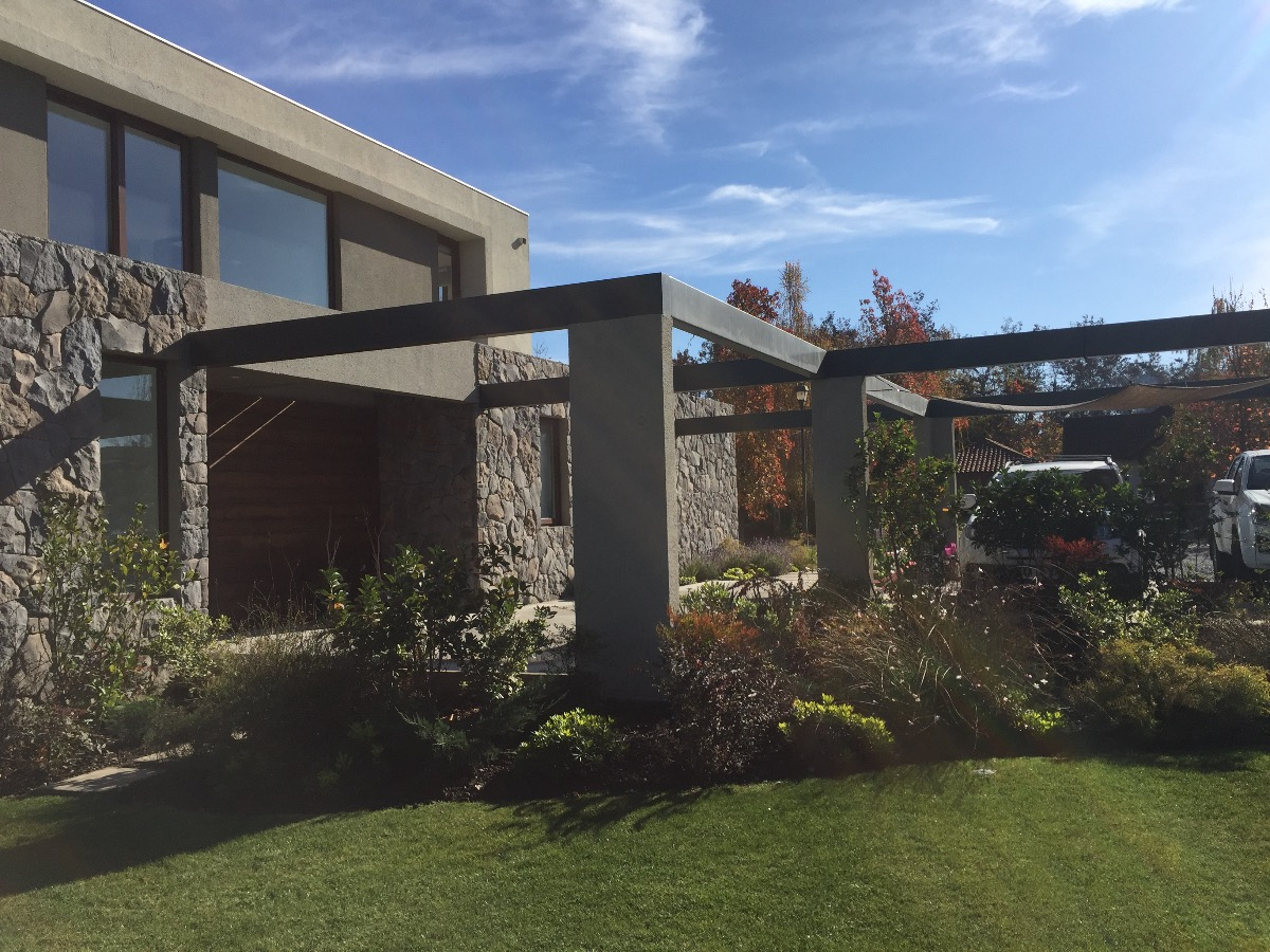 Venta Casa NOSP 4D en suite Walk-in cl&oacute;set 4B 4E 1B  - Requ&iacute;noa