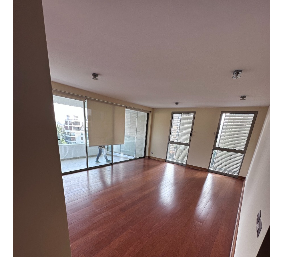 Venta Departamento SP 4D en suite Walk-in cl&oacute;set 3B 1E 1B Barrio El Golf - Las Condes