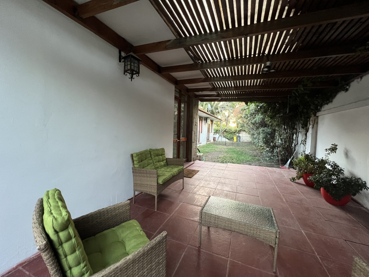 Venta Casa NO 5D en suite Walk-in cl&oacute;set 3B 3E 1B Los Dominicos - Las Condes