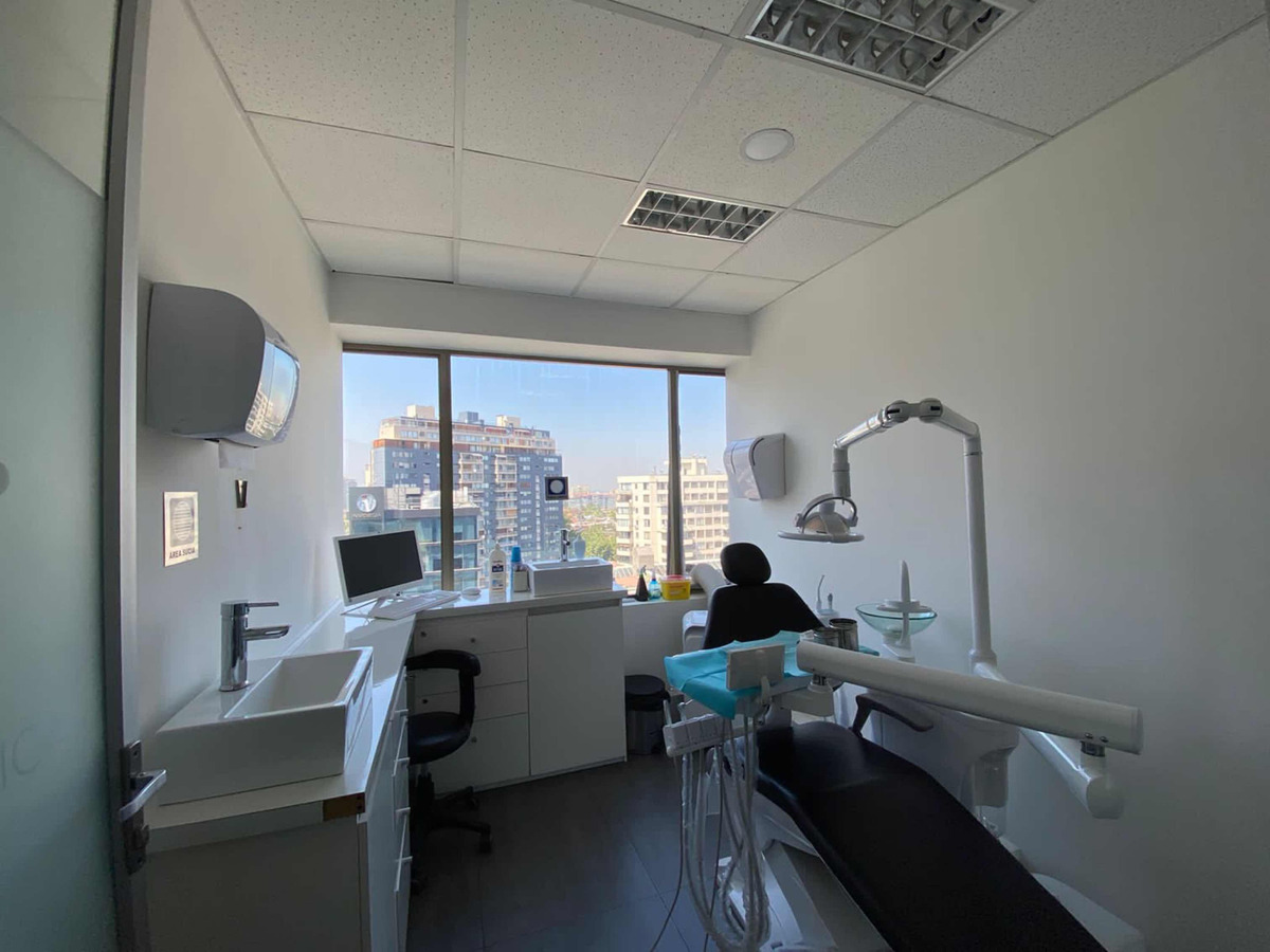 Arriendo Box Dental 10 mts Oficina 1B Metro Manquehue - Apumanque - Las Condes