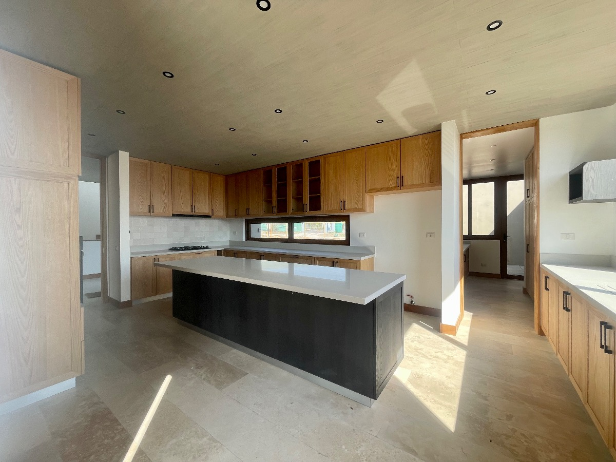 Venta Casa N 6D en suite Walk-in cl&oacute;set 5B 5E 2B Chicureo - Colina