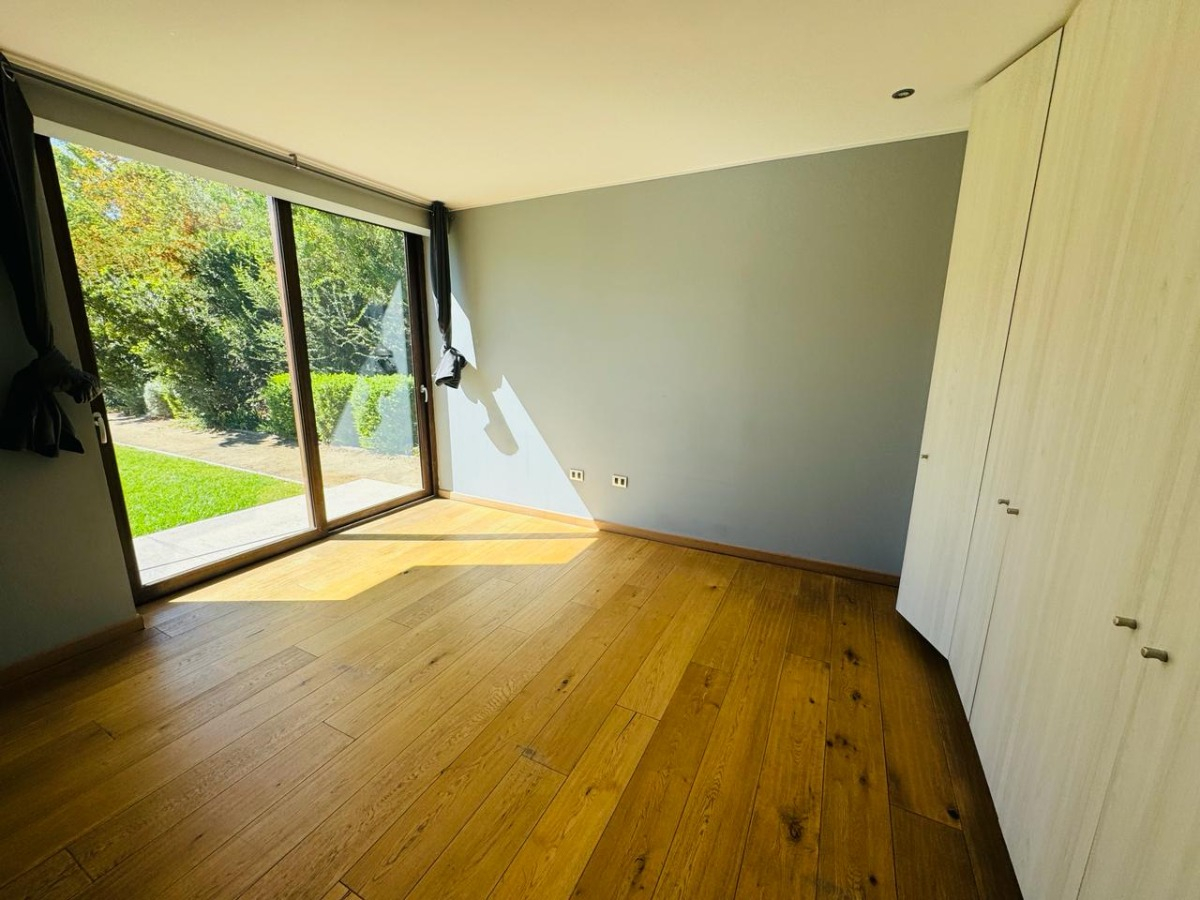 Venta Casa NO 5D en suite Walk-in cl&oacute;set 5B 6E 1B Chicureo - Colina