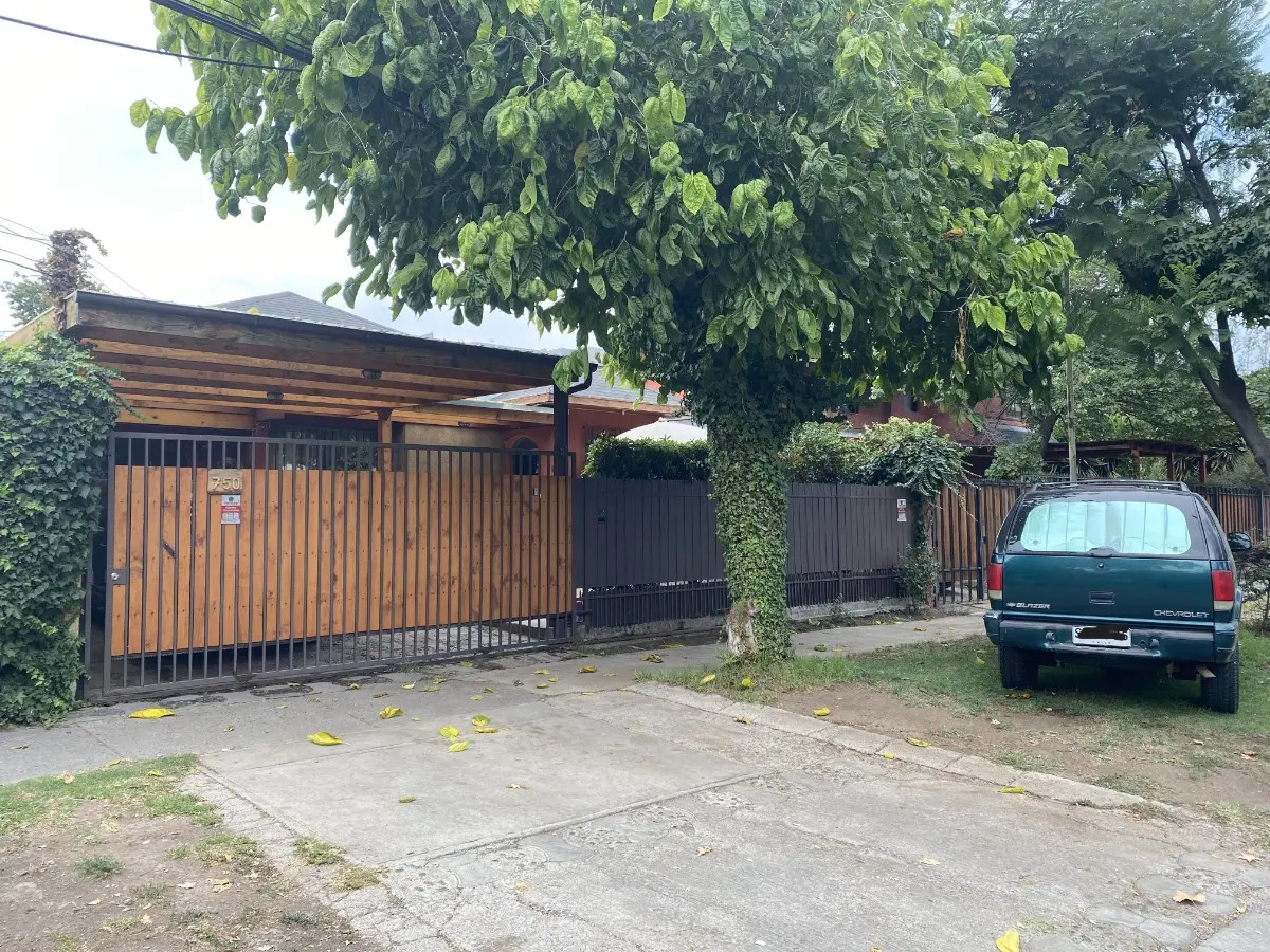 Venta Casa P 4D 2B 2E 1B Rotonda Atenas - Las Condes