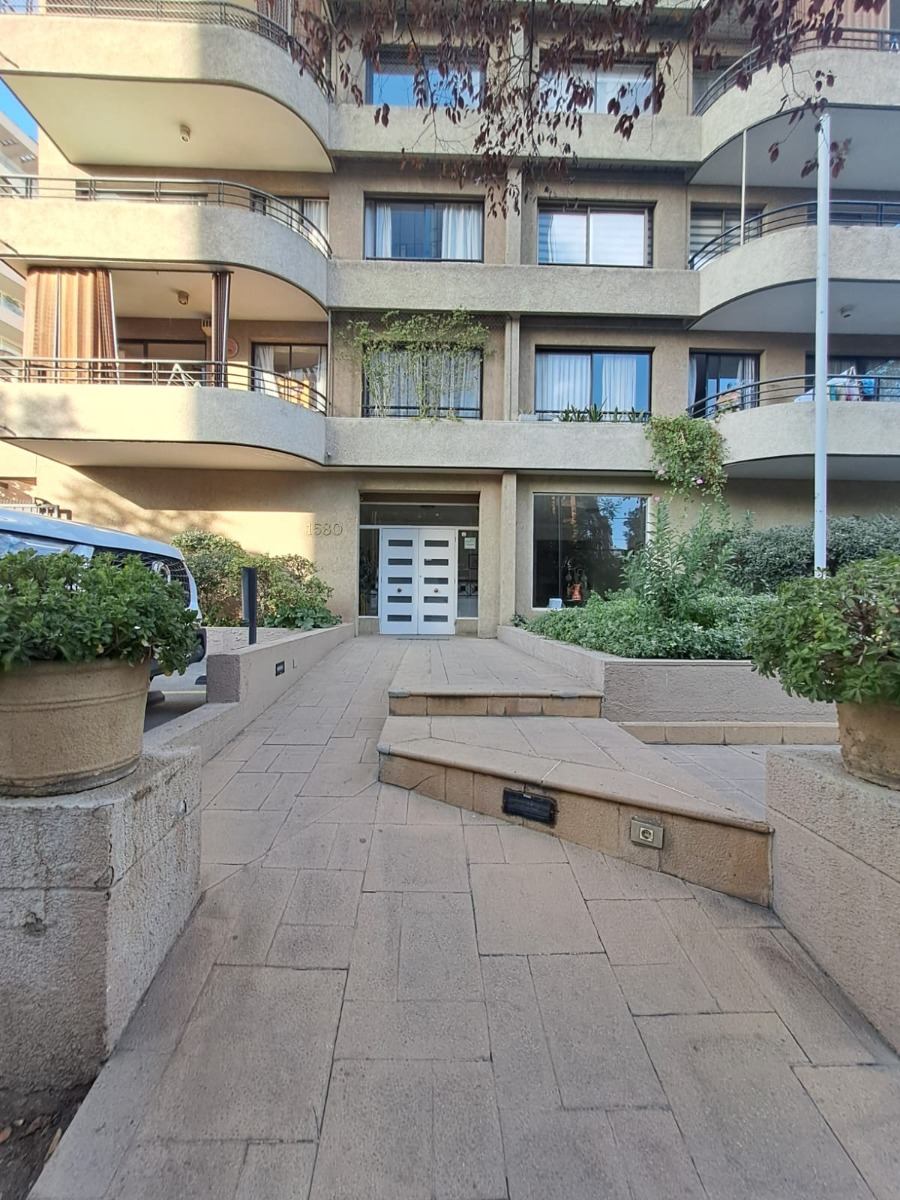 Venta Departamento SO 3D en suite 2B 1E 1Bd Los Dominicos - Las Condes