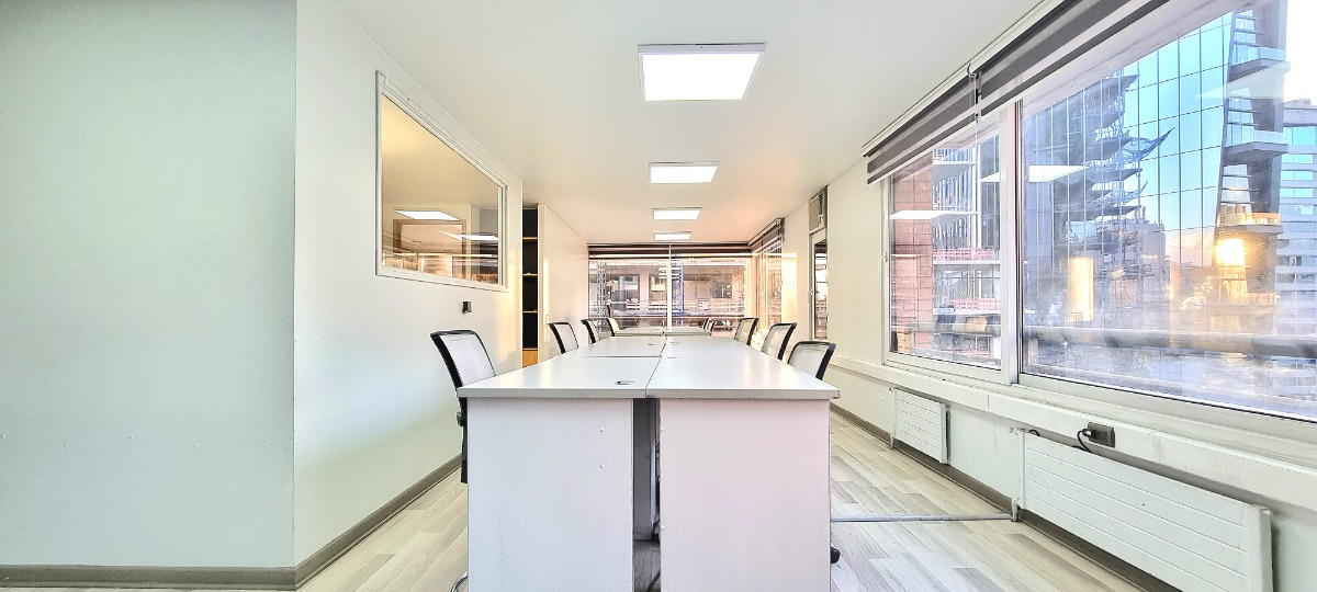 Arriendo Oficina NP 2B 1E 1B Centro Financiero - Las Condes