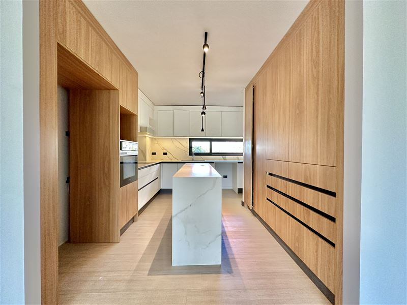 Arriendo Departamento Nor-Oriente 3D 4B 2E 1B Borde R&iacute;o - Casa Piedra - Vitacura