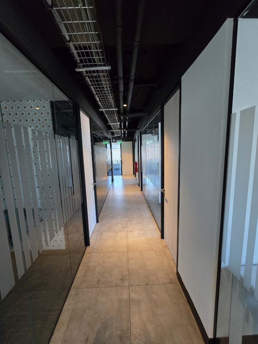 Arriendo Oficina S 6B 2E Barrio El Golf - Las Condes