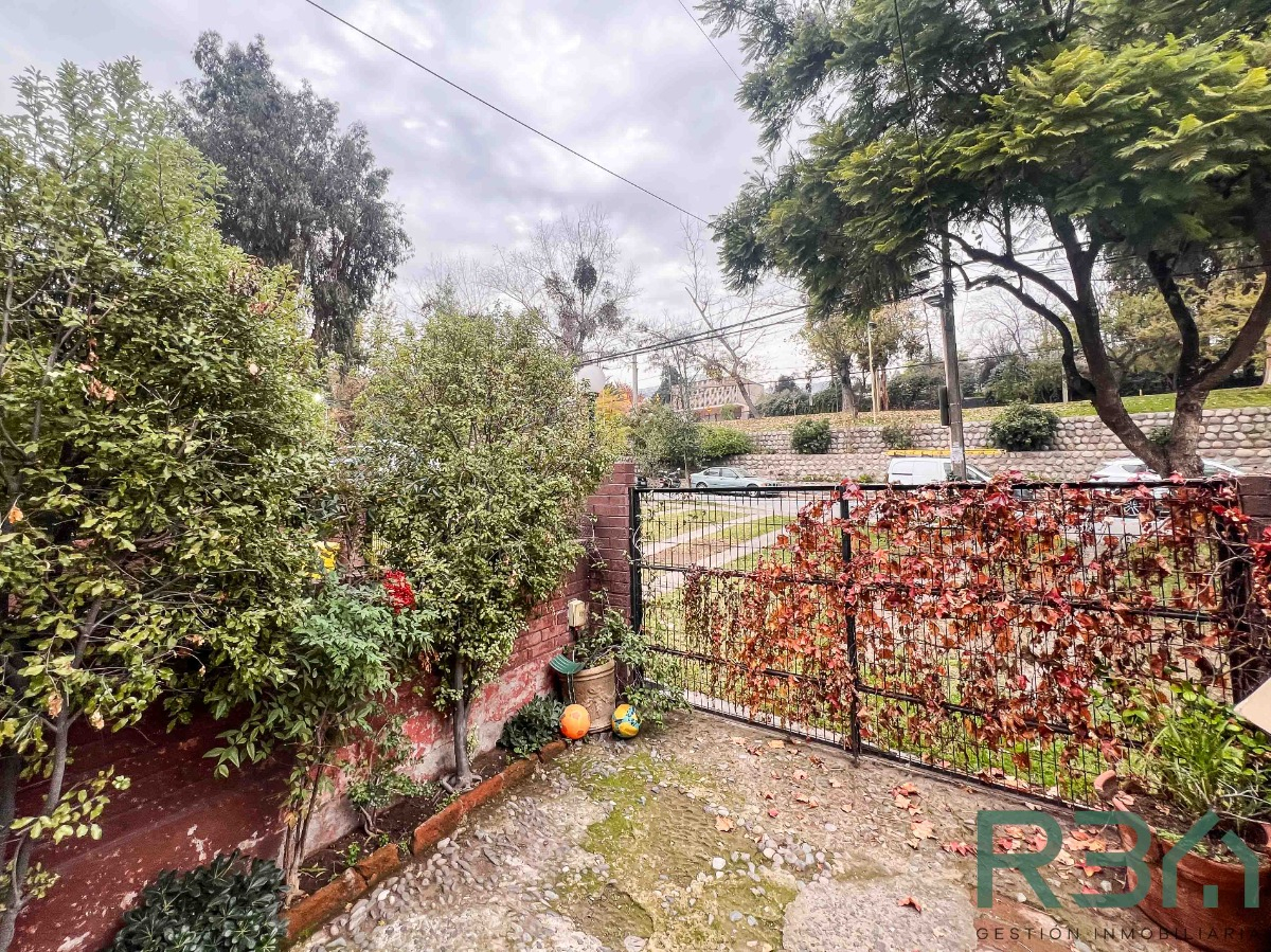 Venta Casa NOSP 4D en suite Walk-in cl&oacute;set 3B 1E 1B Estoril - Las Condes