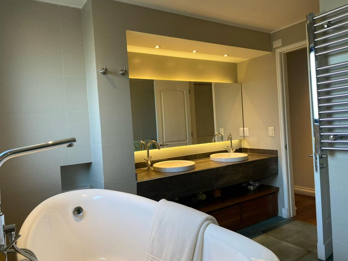 Venta Departamento NO 2D en suite Walk-in cl&oacute;set 2B 1E Parque Bicentenario - Vitacura