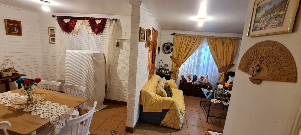 Venta Casa 2D 1B 1E 1B Antigua Lo Barnechea - Lo Barnechea