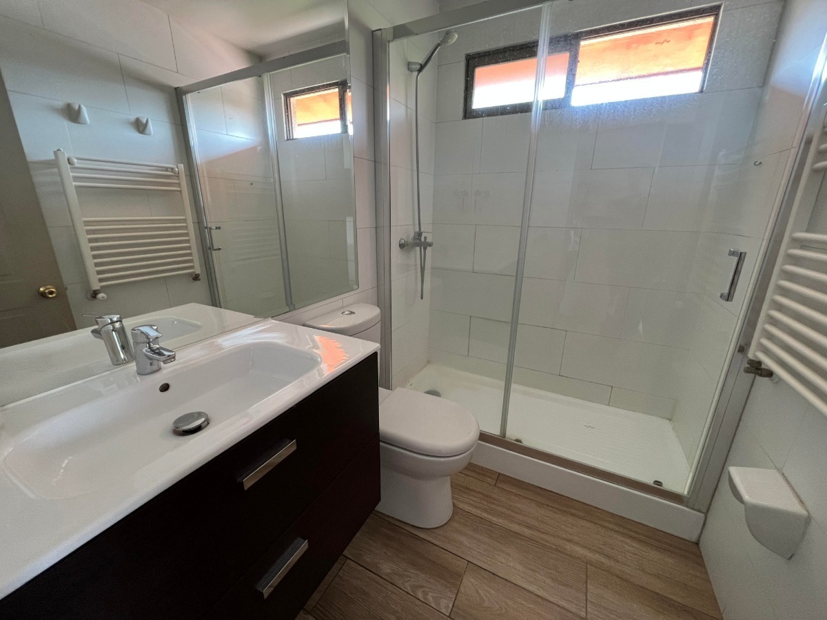 Venta Casa NO 4D en suite Walk-in cl&oacute;set 4B 2E 1B Villa El Dorado - Vitacura