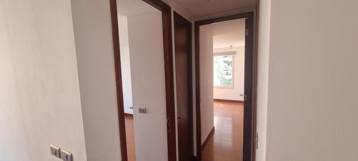 Arriendo Departamento 2D Barrio El Golf - Las Condes