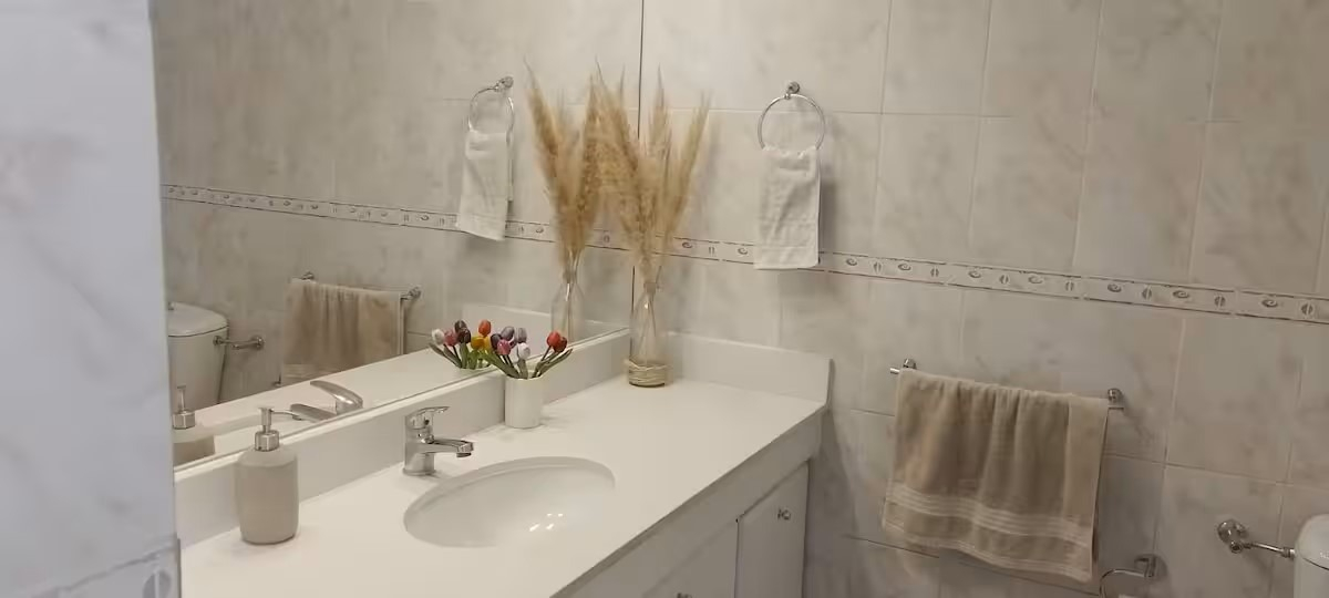 Arriendo Departamento NO 3D en suite Walk-in cl&oacute;set 2B 1E Barrio El Golf - Las Condes