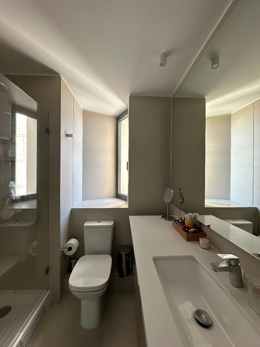 Arriendo Departamento S 2D en suite Walk-in cl&oacute;set 2B 1E Parque Arauco - Las Condes