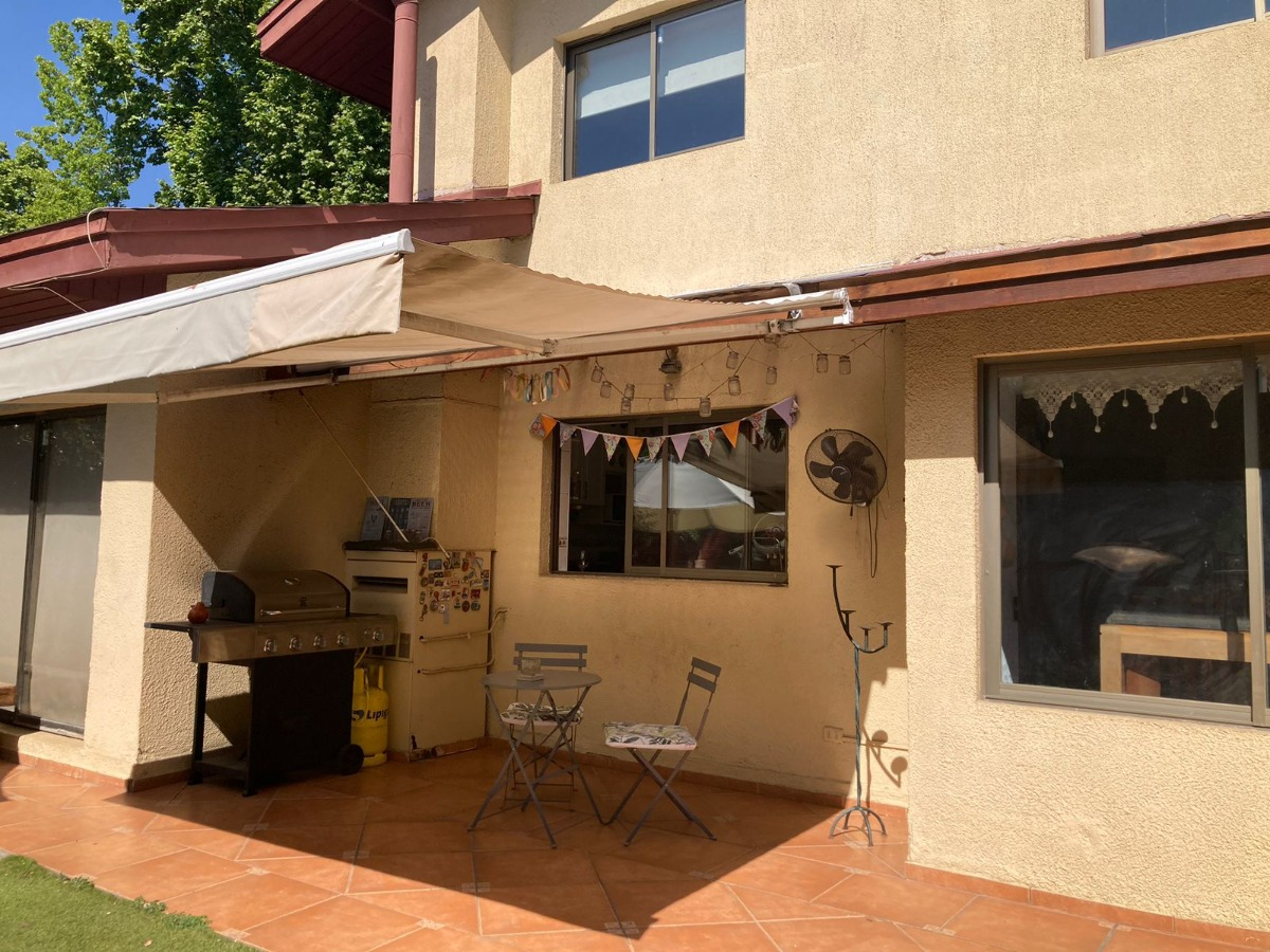 Venta Casa SO 4D en suite Walk-in cl&oacute;set 3B 3E 1B Carlos Ossand&oacute;n - La Reina