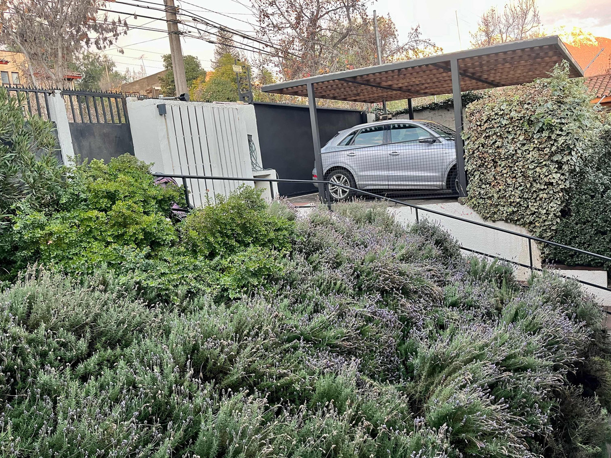 Arriendo Casa 5D 5B 2E 1B Los Dominicos - Las Condes