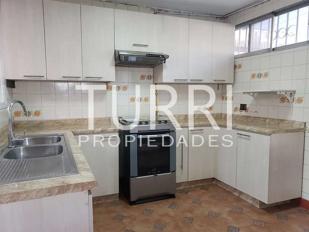 Arriendo Casa O 4D 3B 2E Metro Escuela Militar - Las Condes