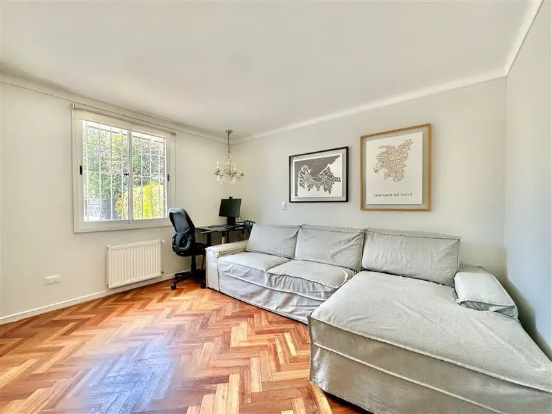 Venta Casa Nor-Oriente 3D 3B 1E 1B Metro Escuela Militar - Las Condes