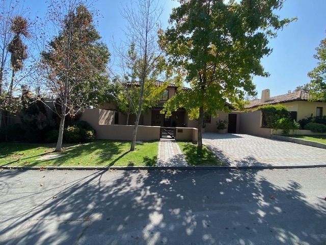 Venta Casa N 4D en suite Walk-in cl&oacute;set 4B 2E 1B Chicureo - Colina