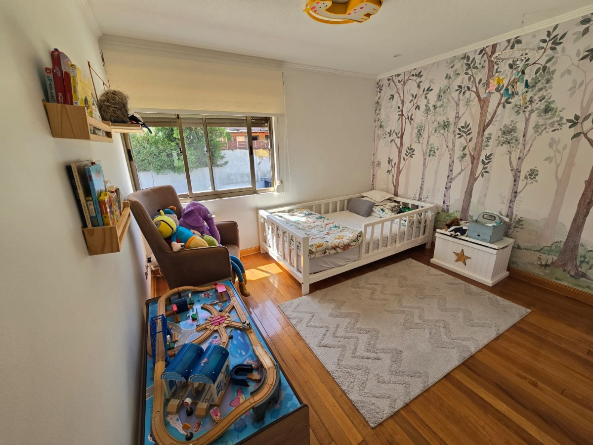 Venta Casa P 5D 4B 2E 2B San Carlos de Apoquindo - Las Condes