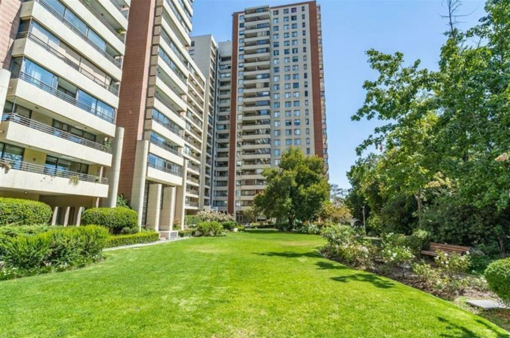 Arriendo Departamento 2D Alto Las Condes - Las Condes