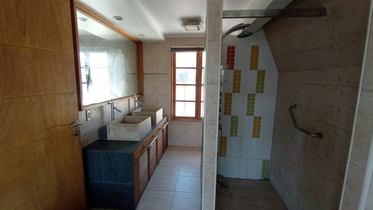Arriendo Casa NOSP 6D en suite 3B 2E 1B Metro Hernando de Magallanes - Las Condes