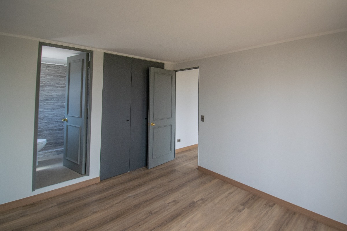 Venta Departamento NOSP 5D en suite Walk-in cl&oacute;set 3B 2E 1B  - Providencia