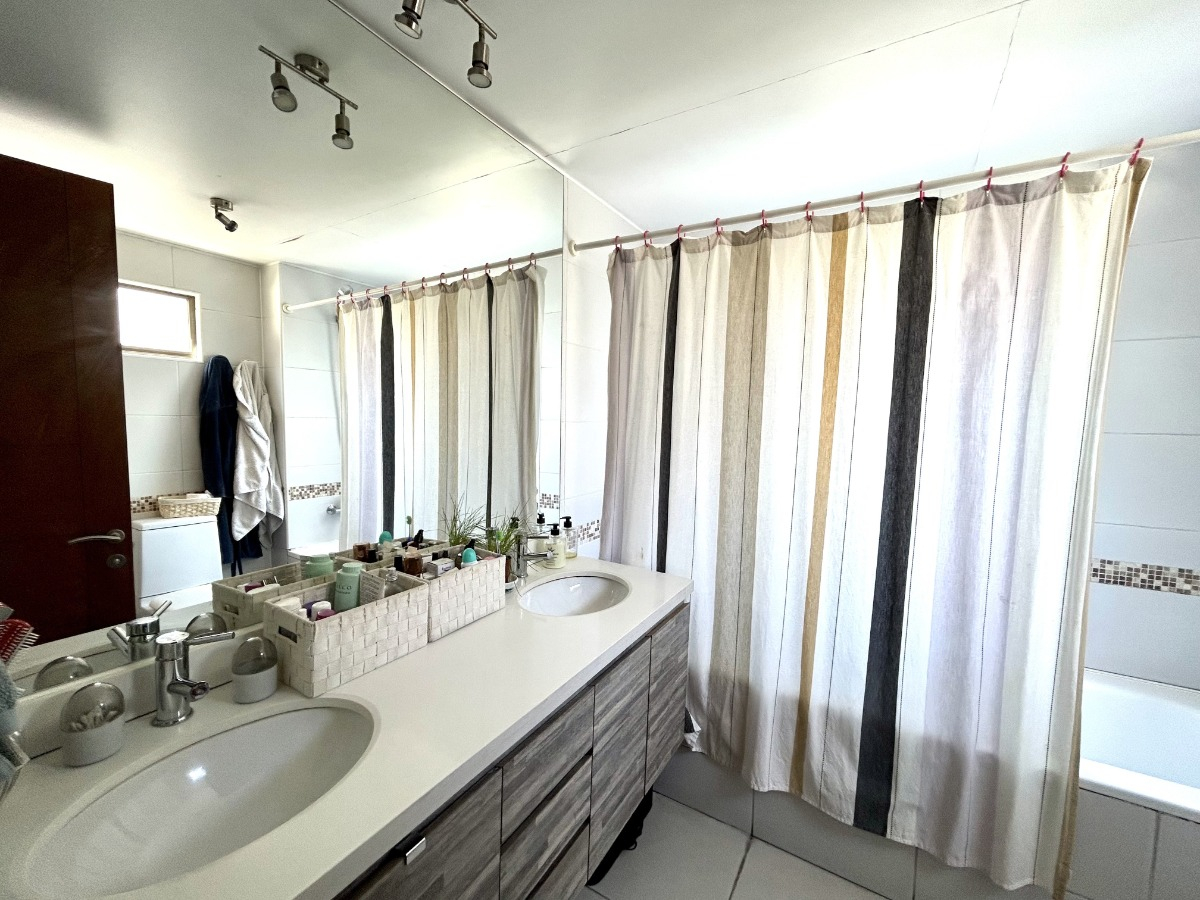 Venta Casa S 3D en suite Walk-in cl&oacute;set 3B 6E 1B Los Trapenses - Lo Barnechea