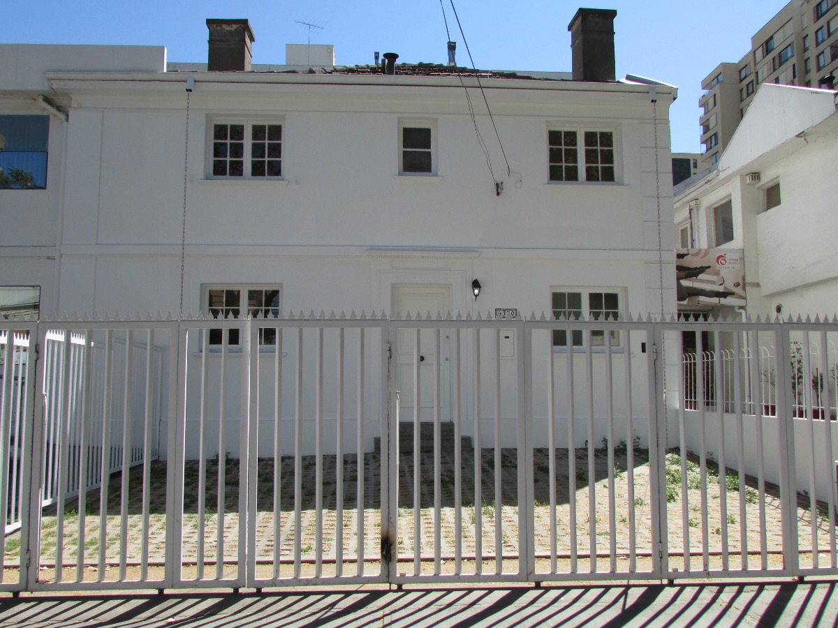 Arriendo Casa S 4D 4B 2E 1B Rotonda Atenas - Las Condes