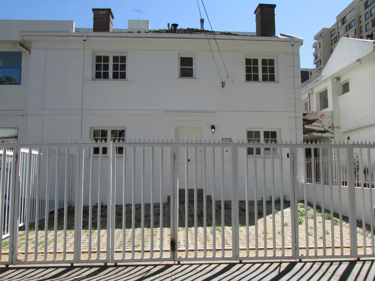 Arriendo Casa S 4D 4B 2E 1B Rotonda Atenas - Las Condes
