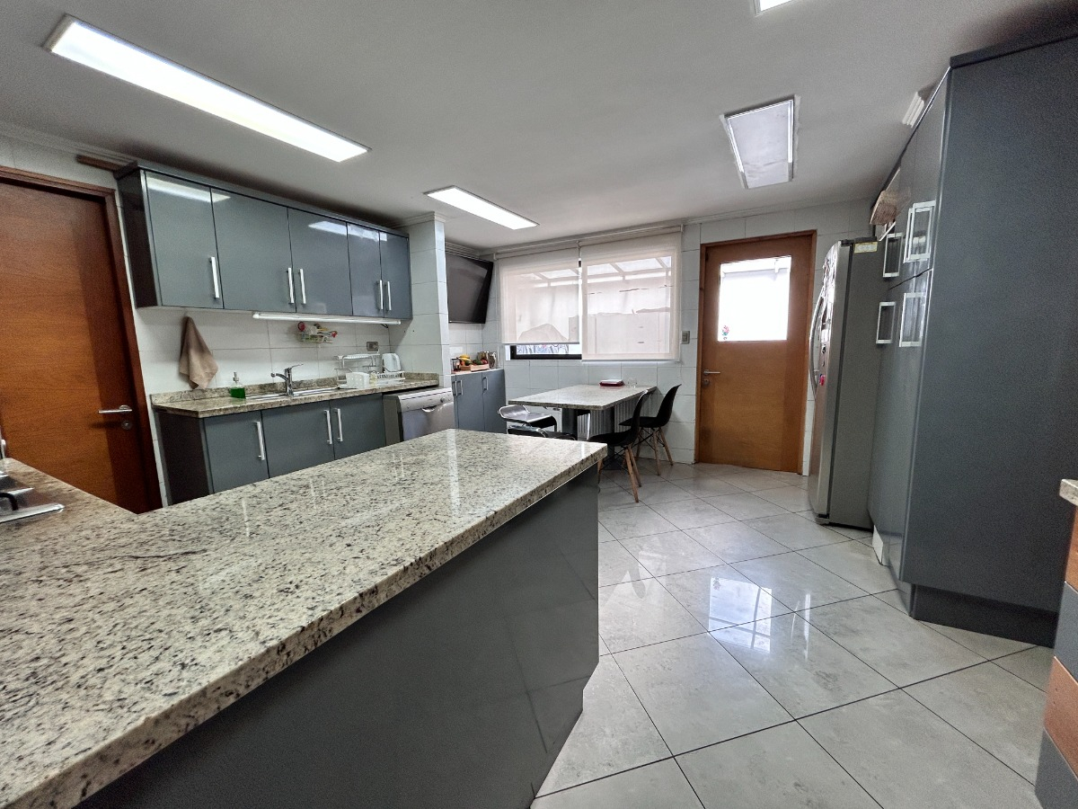 Arriendo Casa NOSP 7D en suite Walk-in cl&oacute;set 5B 3E 1B El Array&aacute;n - Lo Barnechea