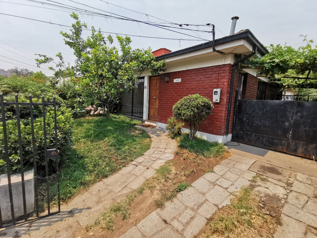 Venta Casa S 3D 1B 2E 1B Carlos Ossand&oacute;n - La Reina