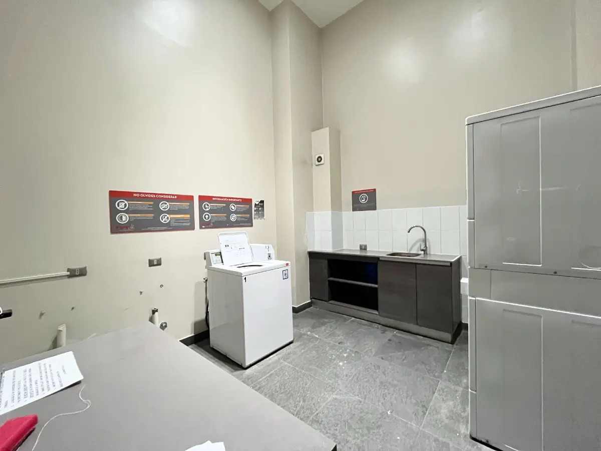 Arriendo Departamento S 4D en suite Walk-in cl&oacute;set 3B 2E 1Bd Barrio El Golf - Las Condes