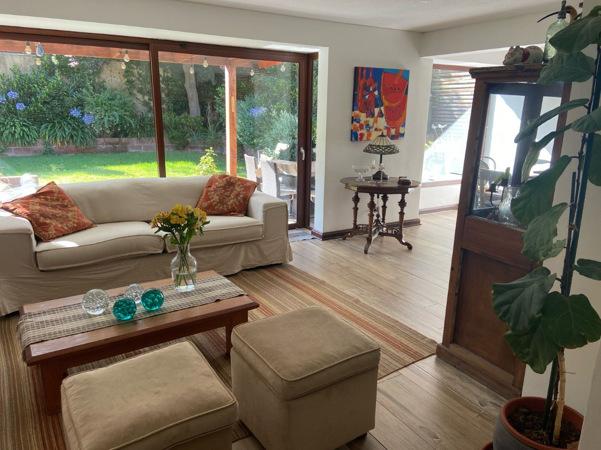 Venta Casa NP 5D en suite Walk-in cl&oacute;set 4B 2E 1B San Carlos de Apoquindo - Las Condes