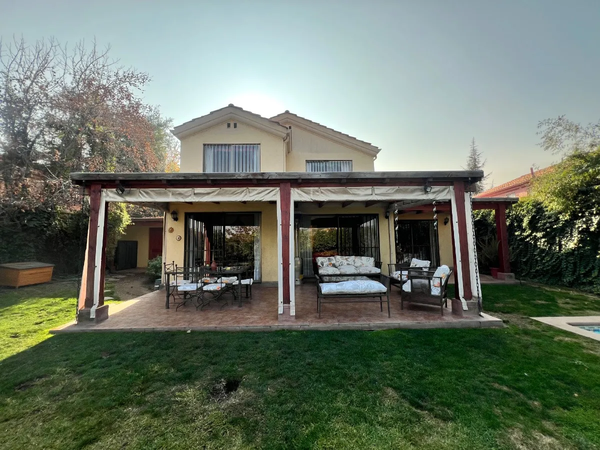 Venta Casa NO 5D WI cl&oacute;set Suite 4B 2E 1Bd La Dehesa - Lo Barnechea