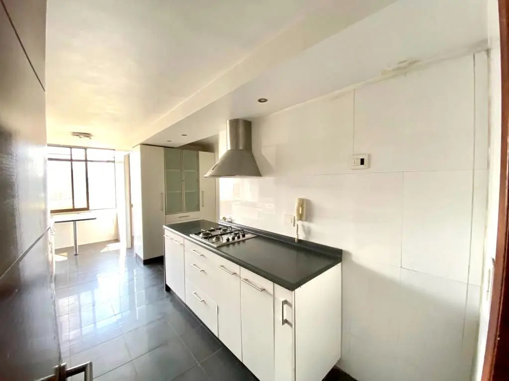 Arriendo Departamento 2D Parque Arauco - Las Condes