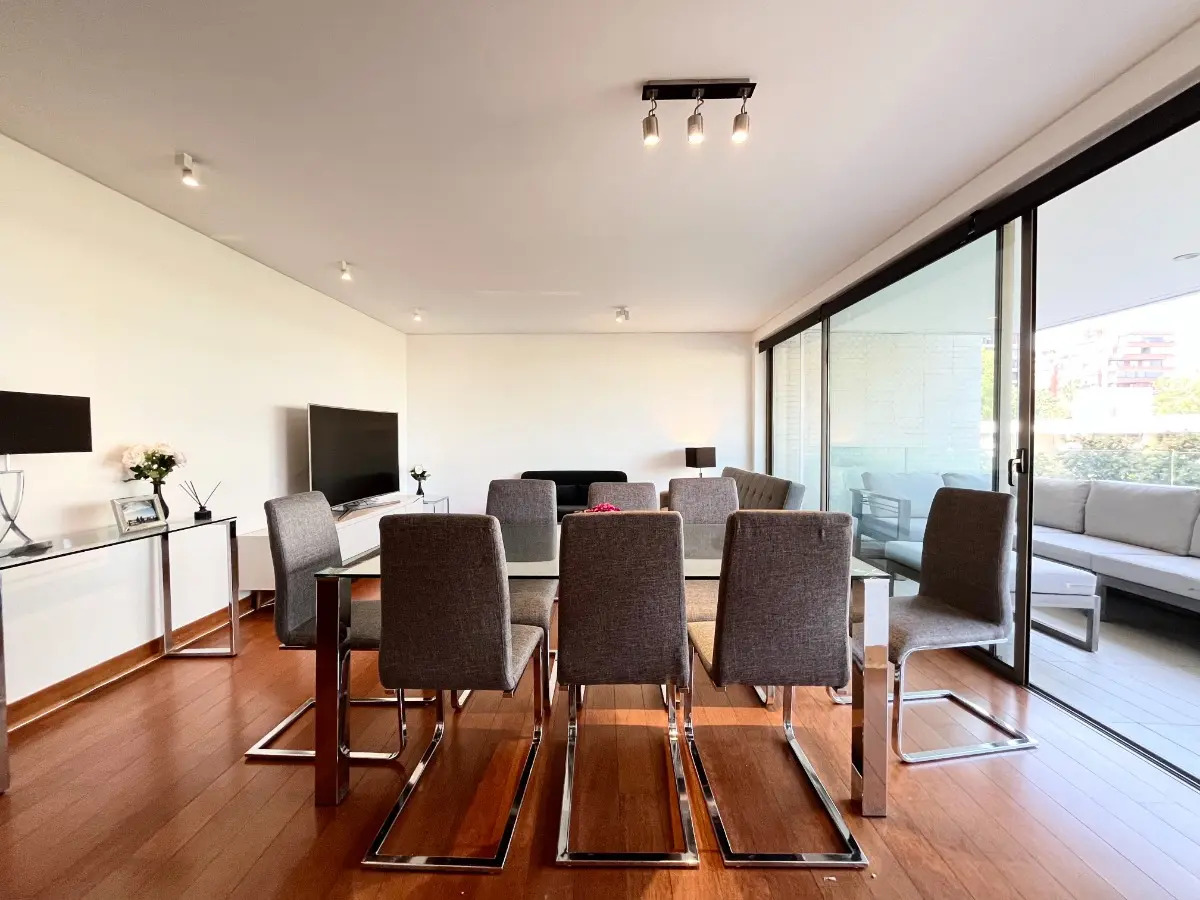 Arriendo Departamento S 4D en suite Walk-in cl&oacute;set 3B 2E 1Bd Barrio El Golf - Las Condes